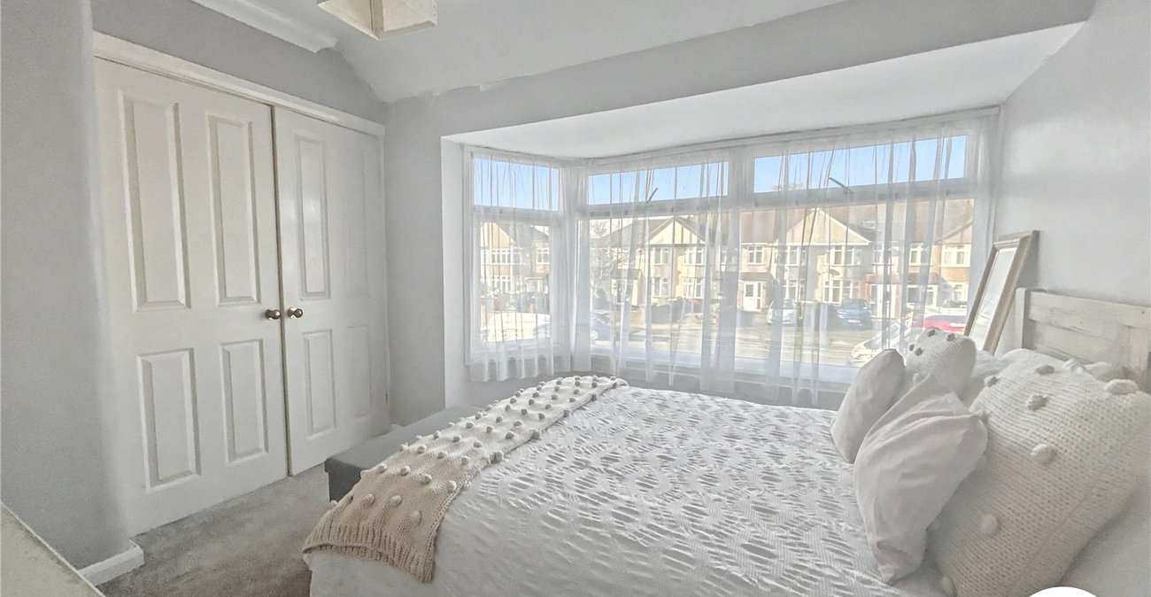 2 bedroom house for sale in Sidcup | Robinson Jackson