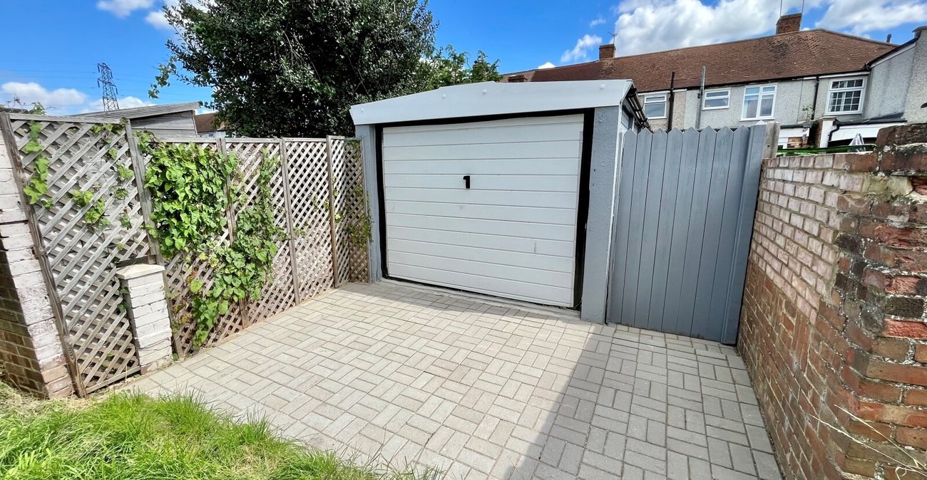 2 bedroom house for sale in Sidcup | Robinson Jackson