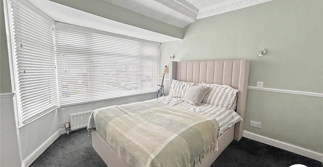 2 bedroom house for sale in Sidcup | Robinson Jackson