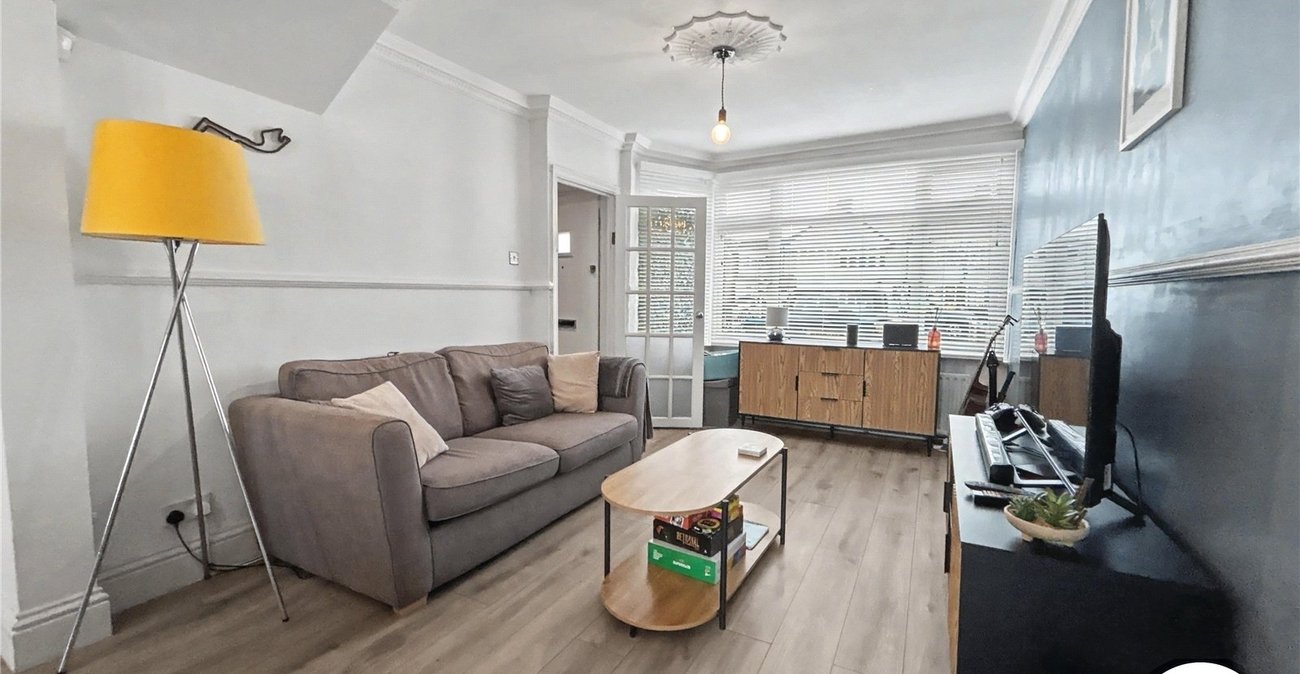 2 bedroom house for sale in Sidcup | Robinson Jackson