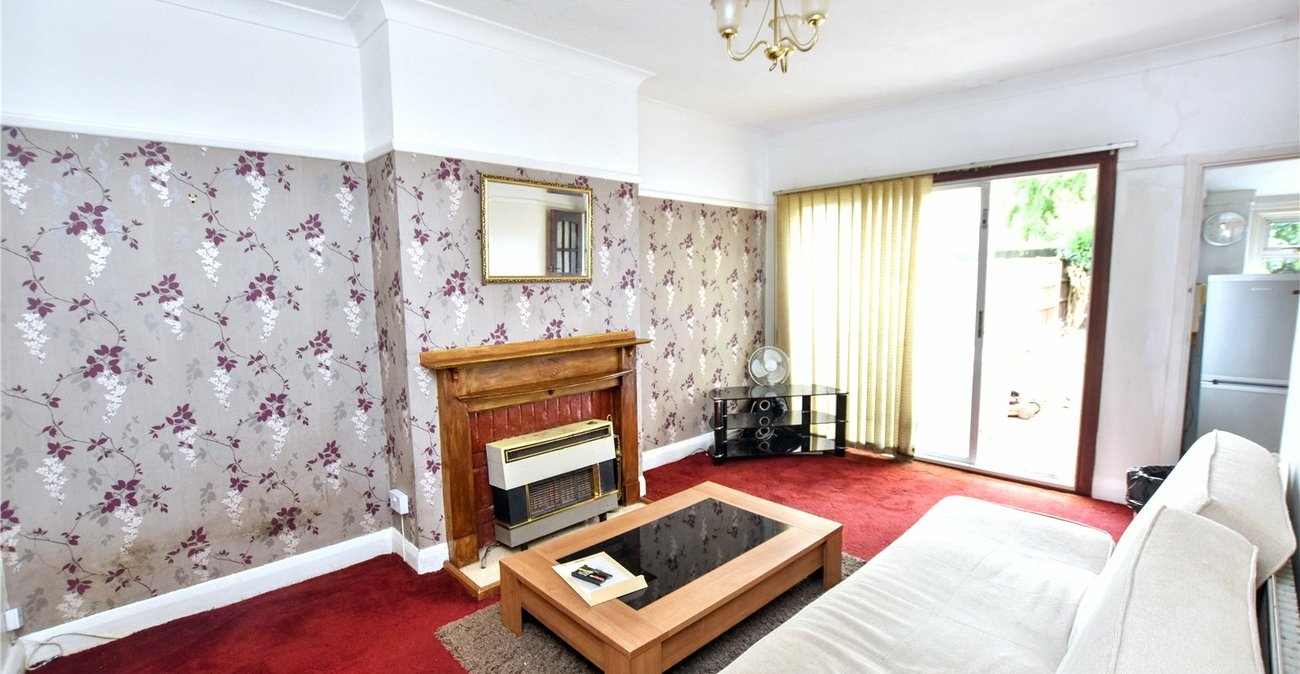 2 bedroom bungalow for sale in Bexleyheath | Robinson Jackson