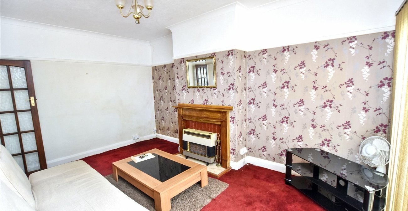 2 bedroom bungalow for sale in Bexleyheath | Robinson Jackson