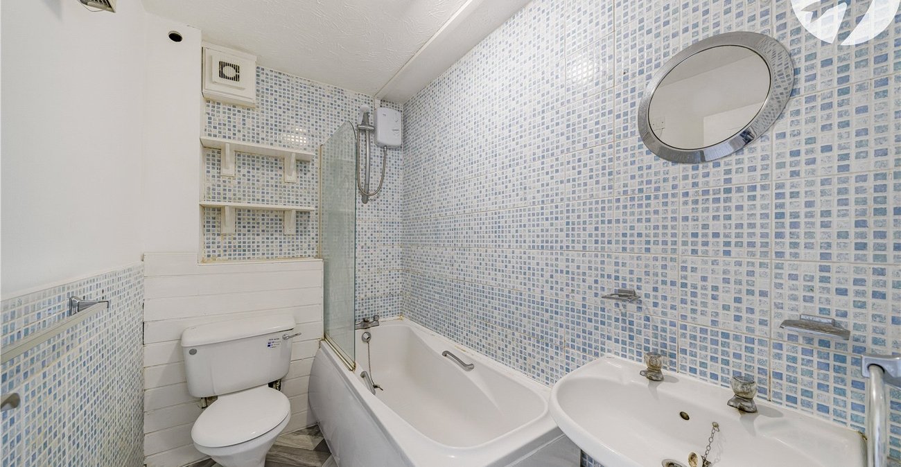 1 bedroom property for sale in Dartford | Robinson Jackson