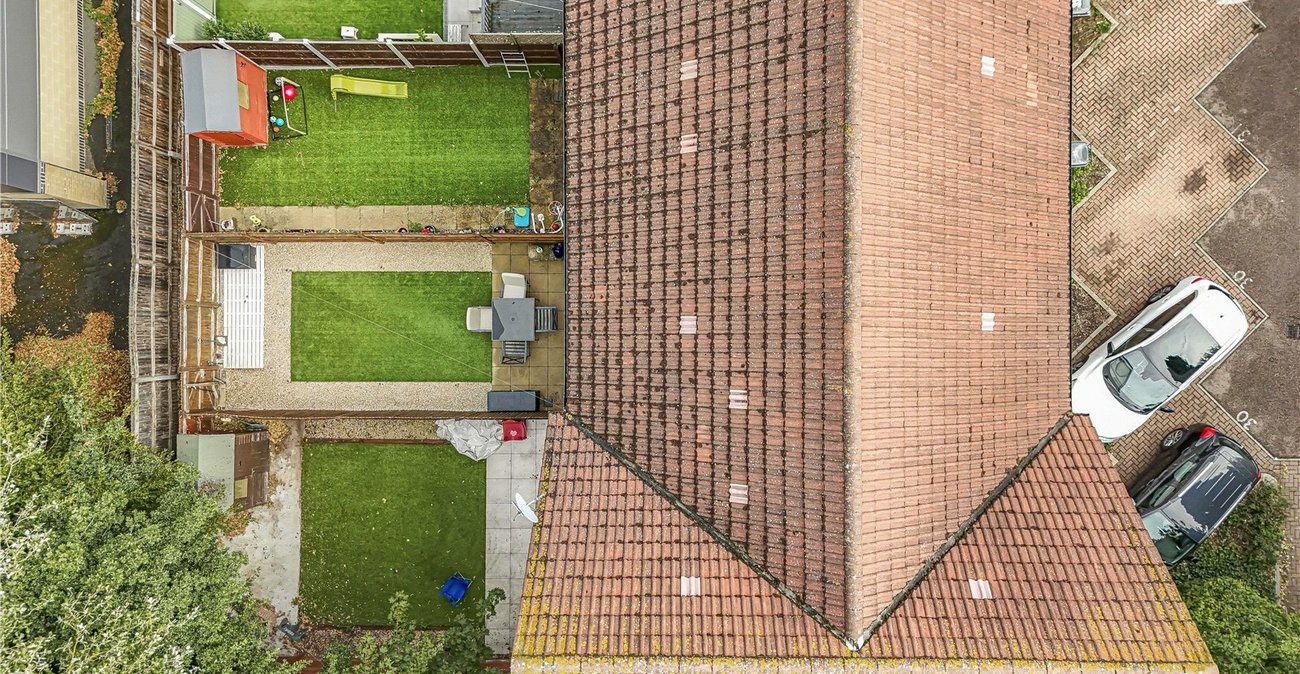 2 bedroom house for sale in Dartford | Robinson Jackson