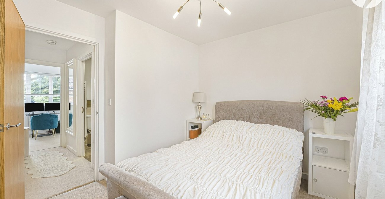 2 bedroom house for sale in West Dartford | Robinson Jackson