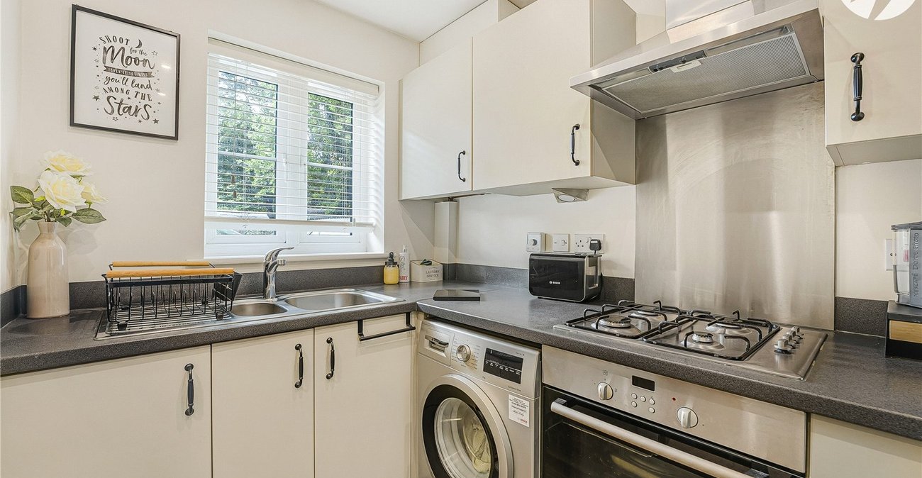 2 bedroom house for sale in West Dartford | Robinson Jackson