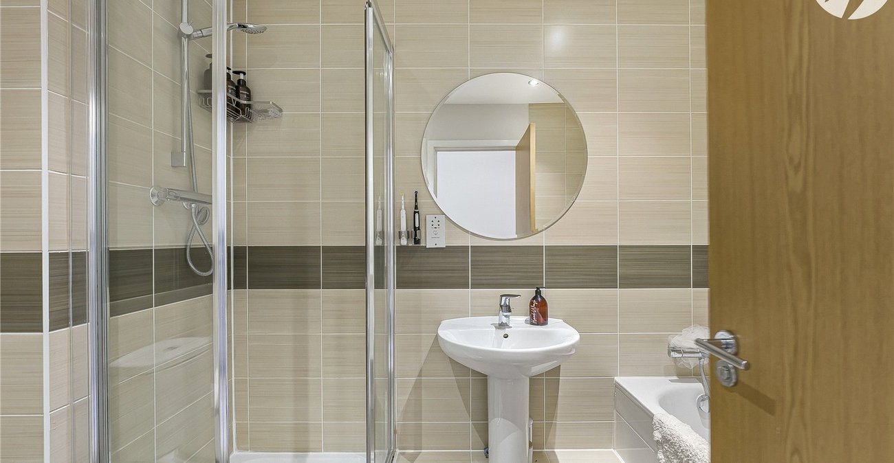 2 bedroom house for sale in West Dartford | Robinson Jackson