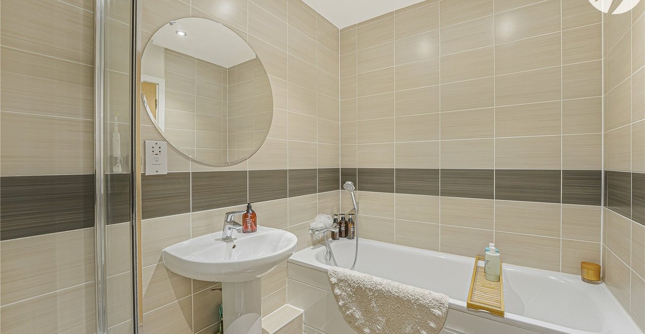 2 bedroom house for sale in West Dartford | Robinson Jackson