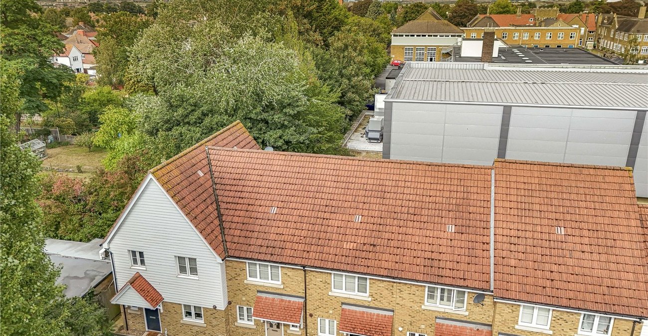 2 bedroom house for sale in West Dartford | Robinson Jackson