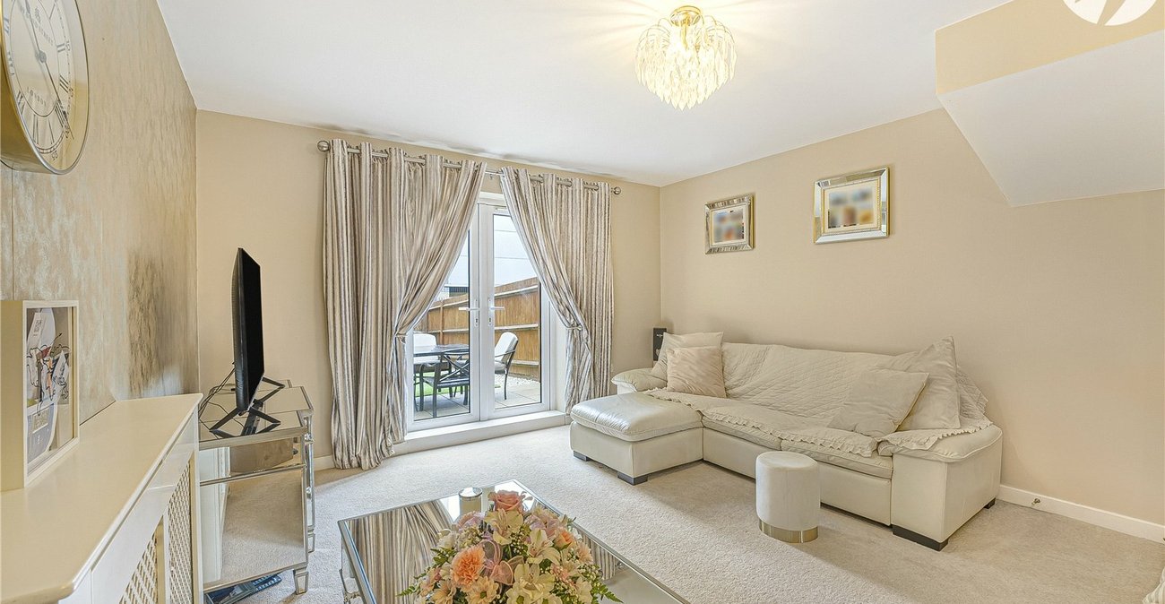 2 bedroom house for sale in West Dartford | Robinson Jackson