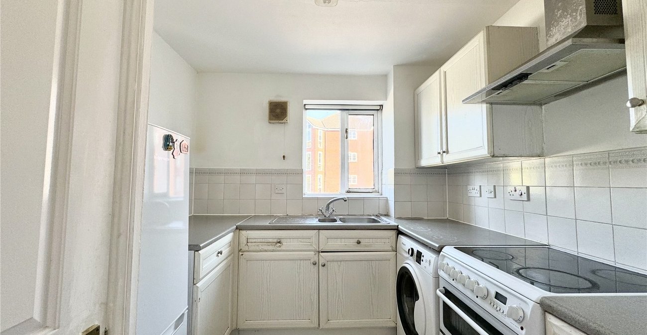 2 bedroom property for sale in Woolwich | Robinson Jackson