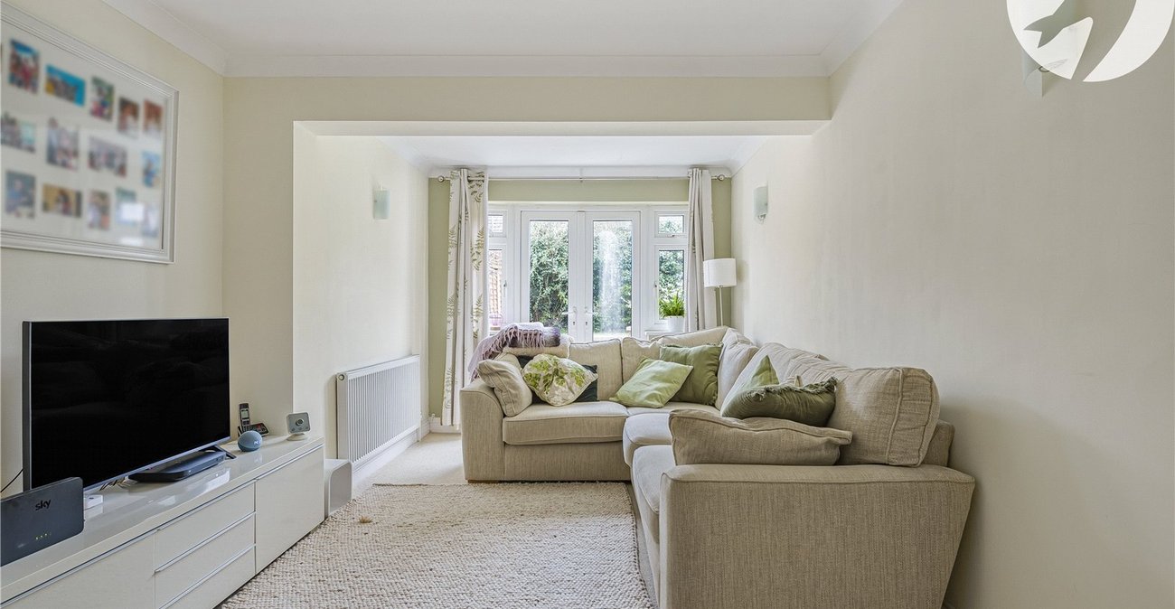 4 bedroom bungalow for sale in Dartford | Robinson Jackson