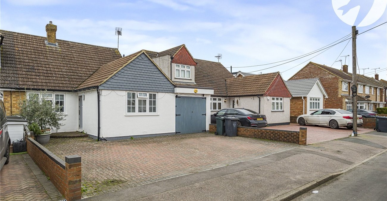 4 bedroom bungalow for sale in Dartford | Robinson Jackson