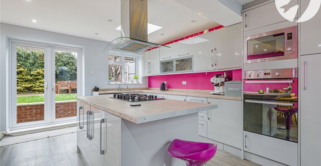 4 bedroom bungalow for sale in Dartford | Robinson Jackson