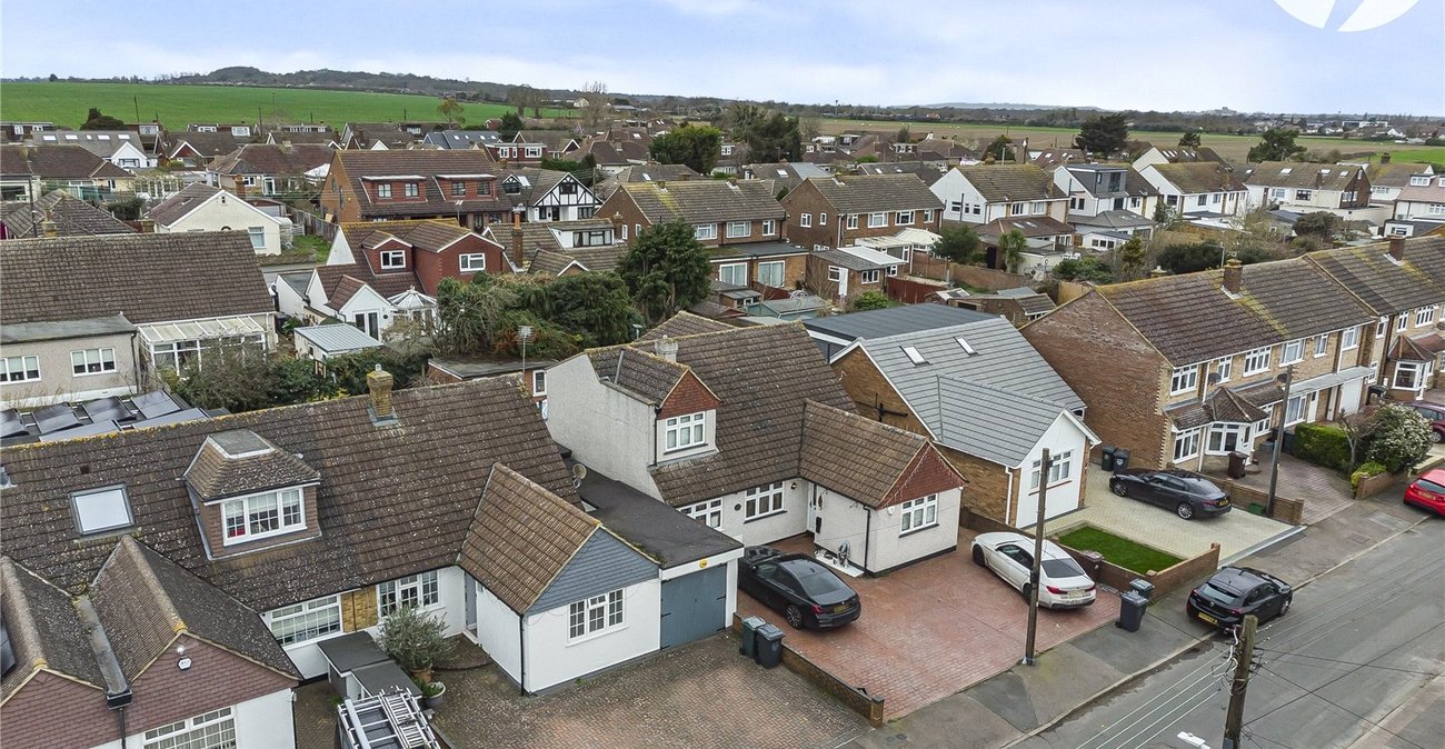4 bedroom bungalow for sale in Dartford | Robinson Jackson