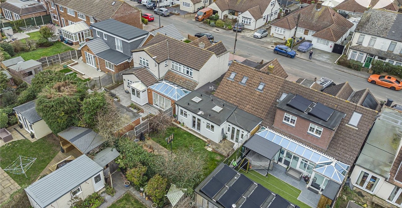 4 bedroom bungalow for sale in Dartford | Robinson Jackson