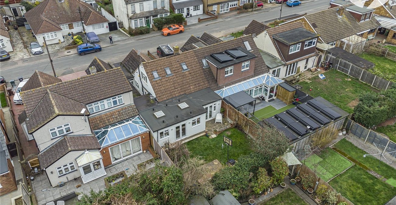 4 bedroom bungalow for sale in Dartford | Robinson Jackson