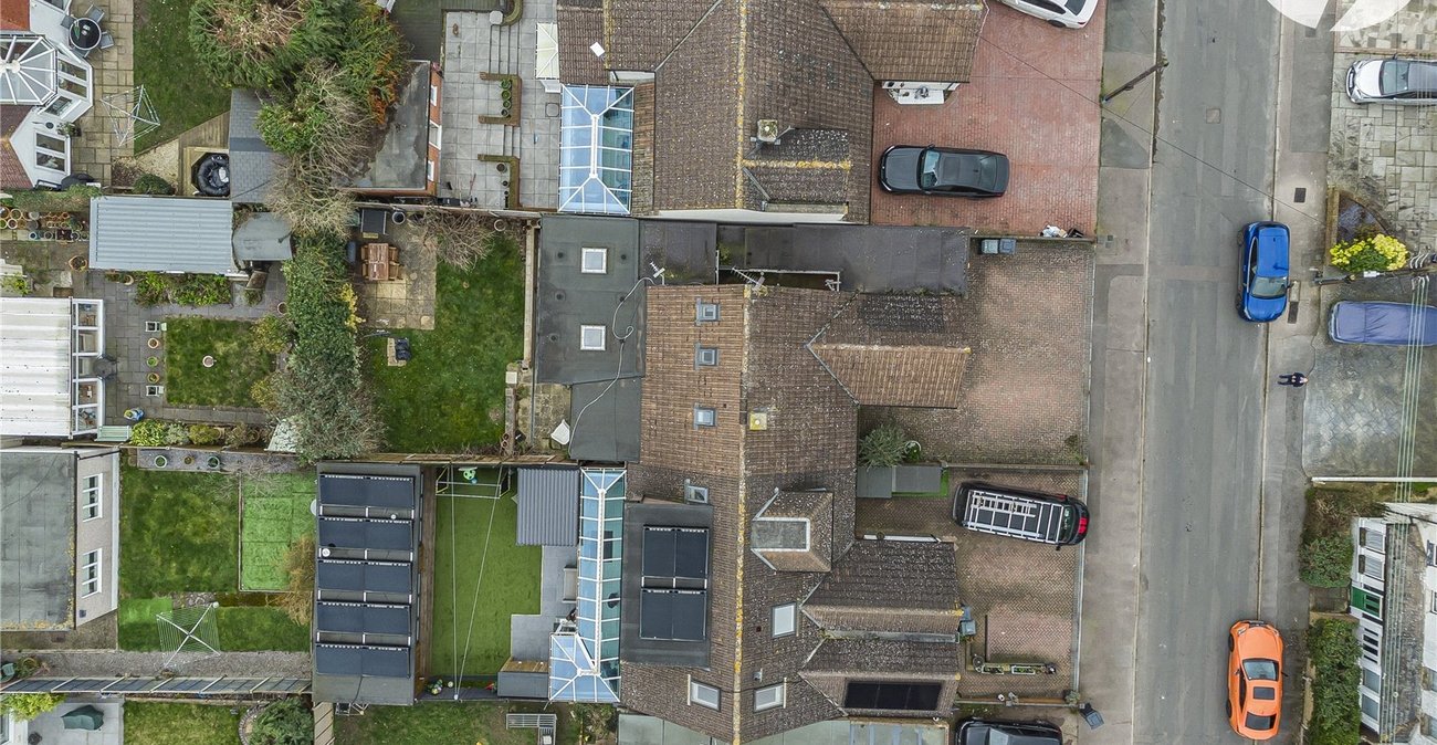 4 bedroom bungalow for sale in Dartford | Robinson Jackson