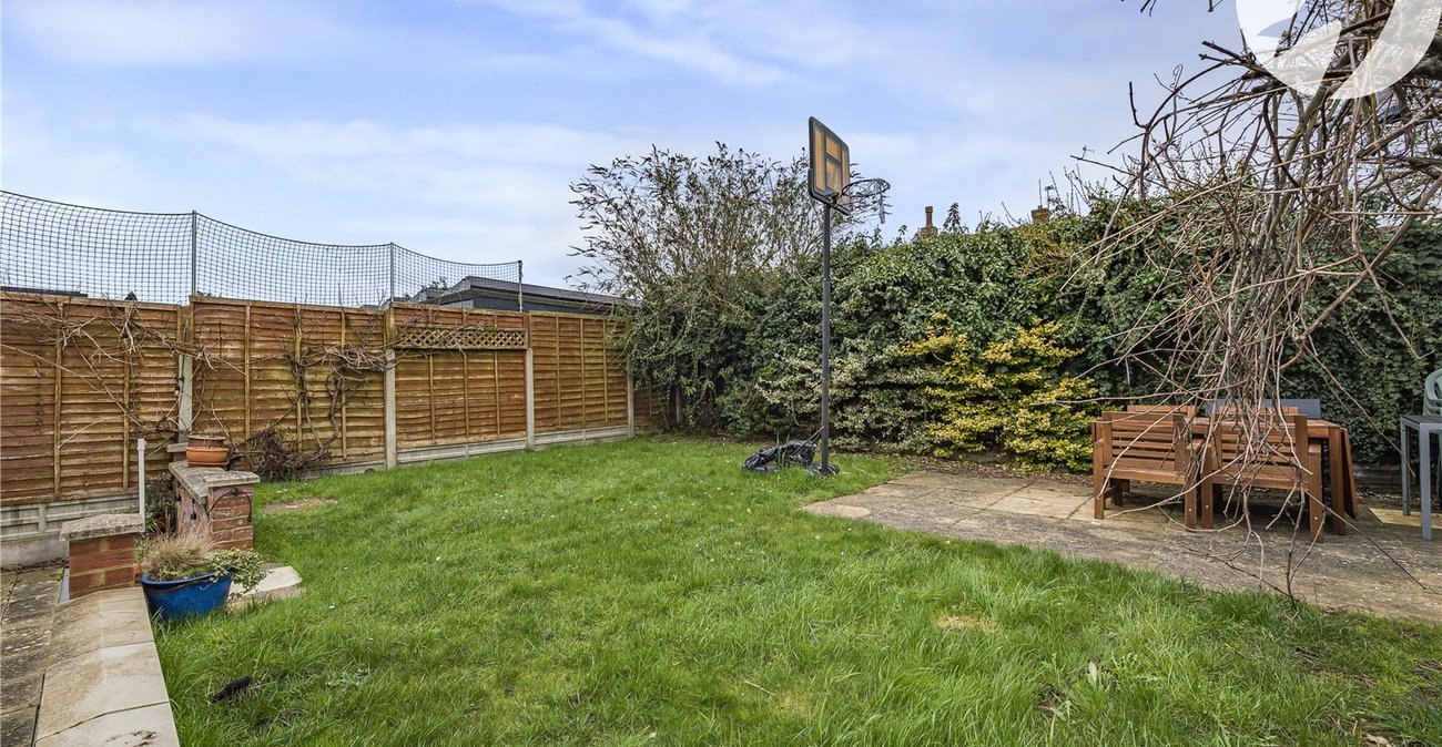 4 bedroom bungalow for sale in Dartford | Robinson Jackson