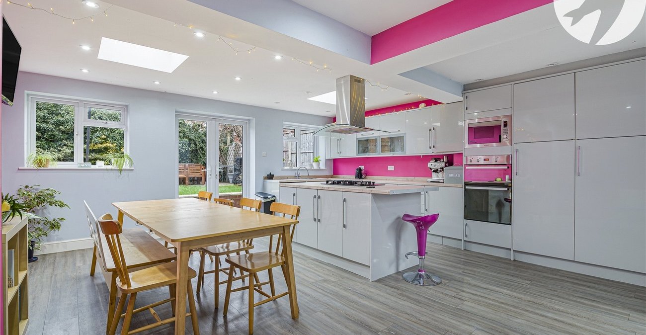 4 bedroom bungalow for sale in Dartford | Robinson Jackson