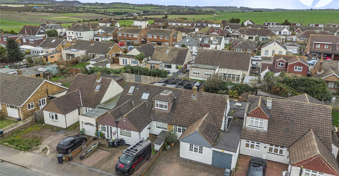 4 bedroom bungalow for sale in Dartford | Robinson Jackson