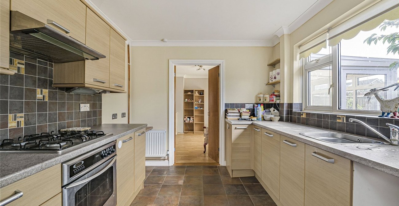 2 bedroom property for sale in Dartford | Robinson Jackson