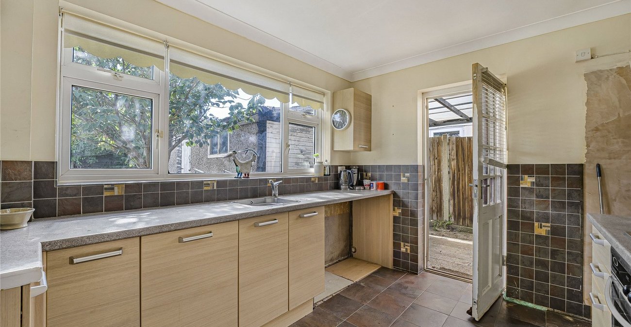 2 bedroom property for sale in Dartford | Robinson Jackson