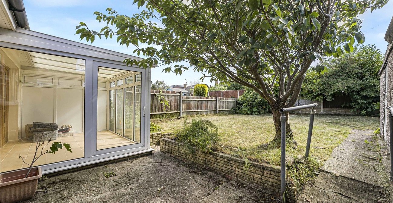2 bedroom property for sale in Dartford | Robinson Jackson