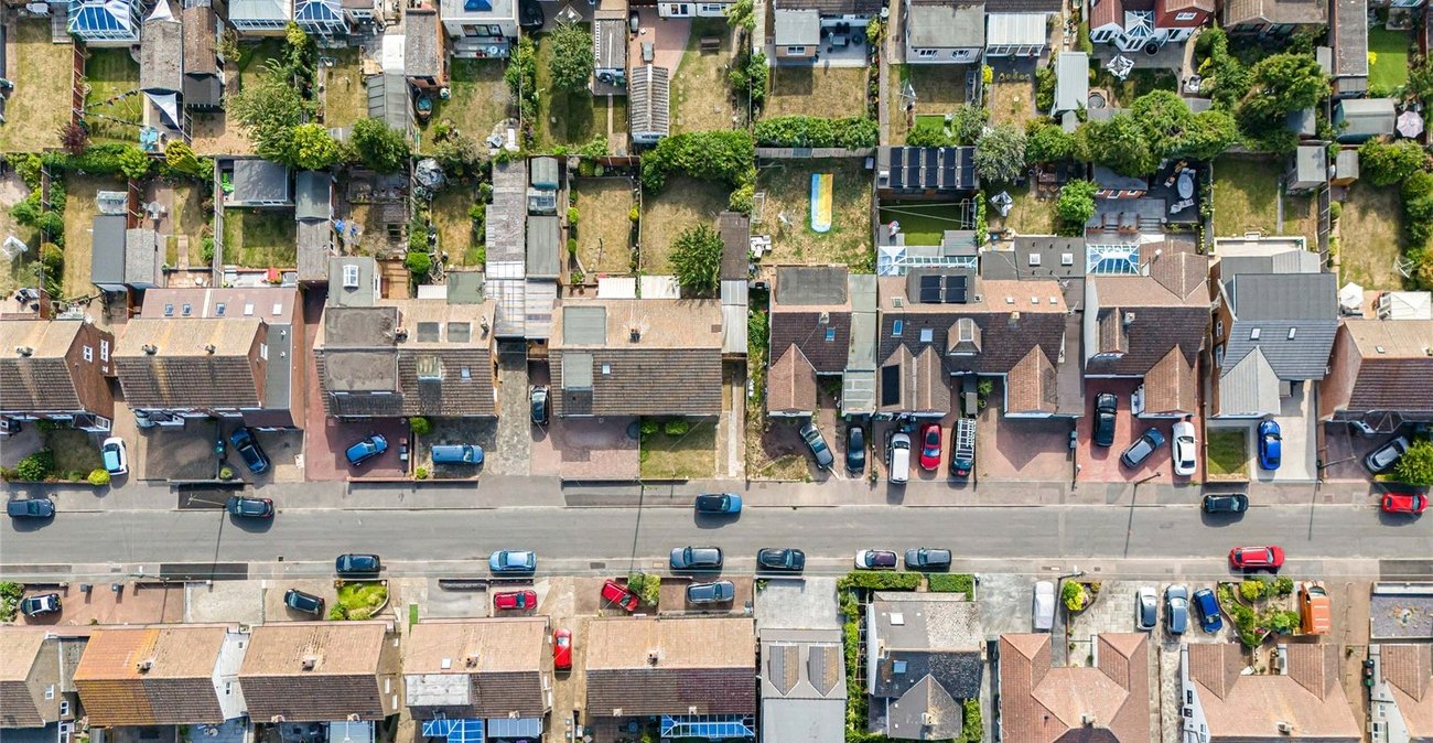 2 bedroom property for sale in Dartford | Robinson Jackson