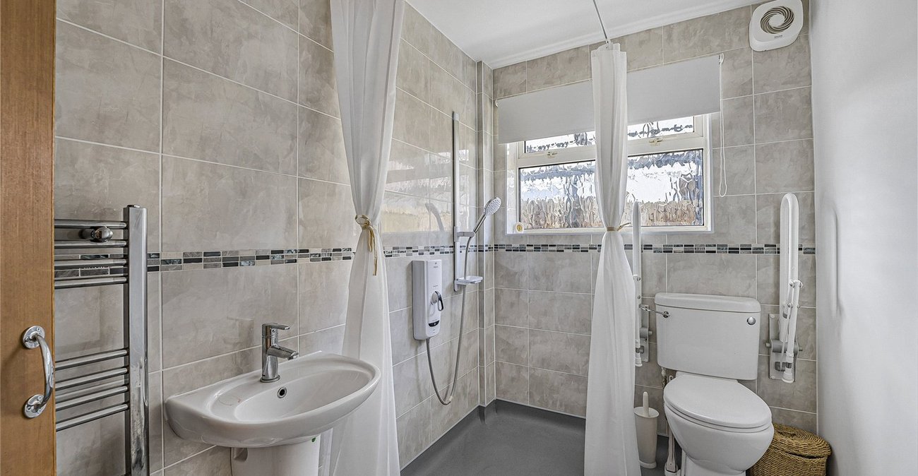 2 bedroom property for sale in Dartford | Robinson Jackson