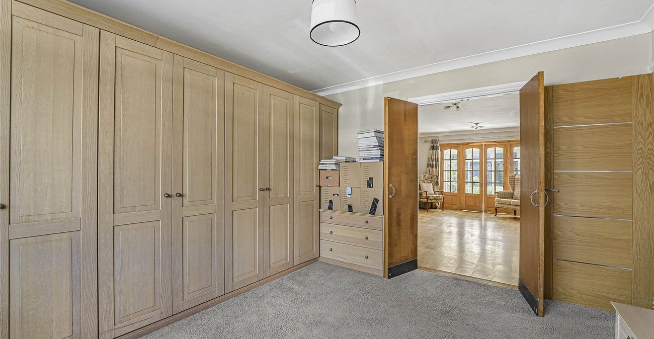 2 bedroom property for sale in Dartford | Robinson Jackson