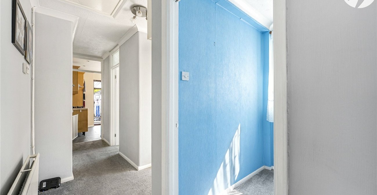 3 bedroom bungalow for sale in Hawley | Robinson Jackson