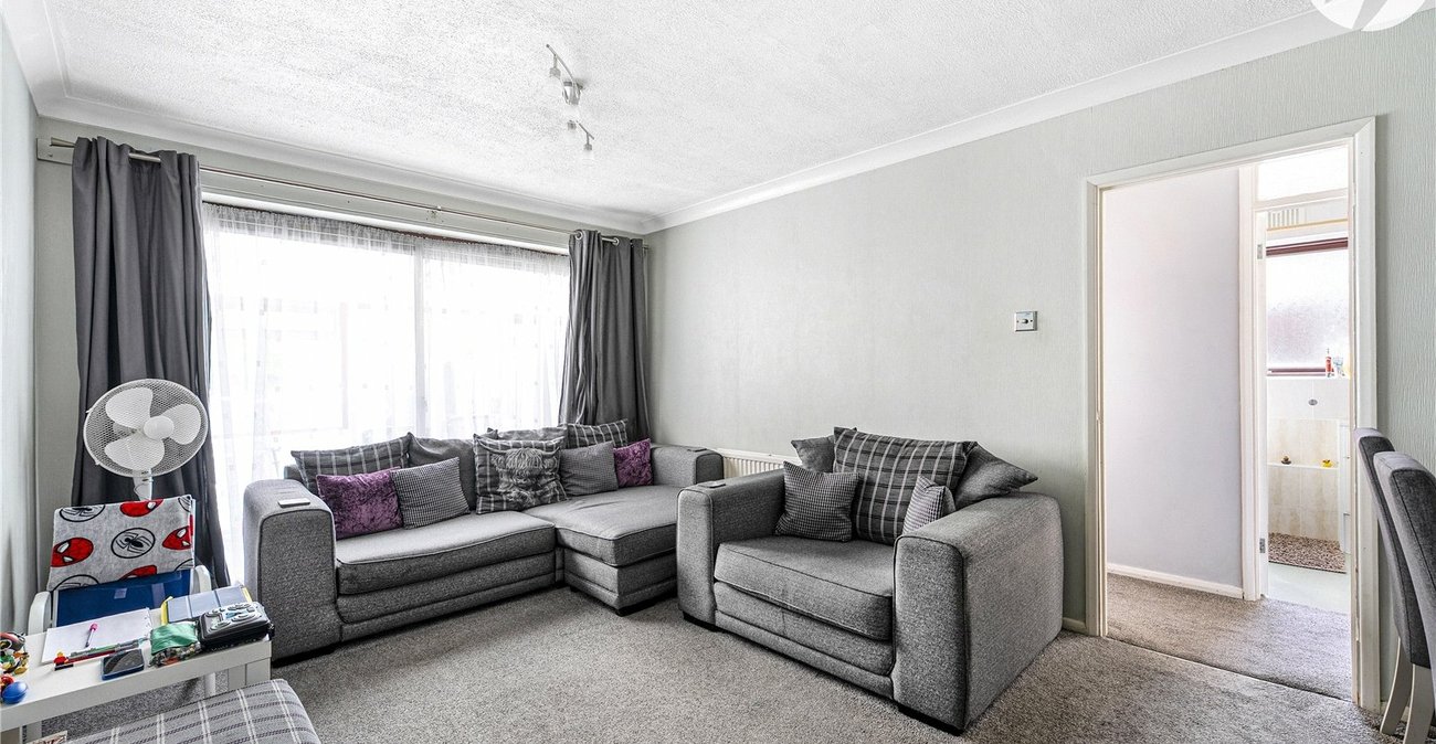 3 bedroom bungalow for sale in Hawley | Robinson Jackson