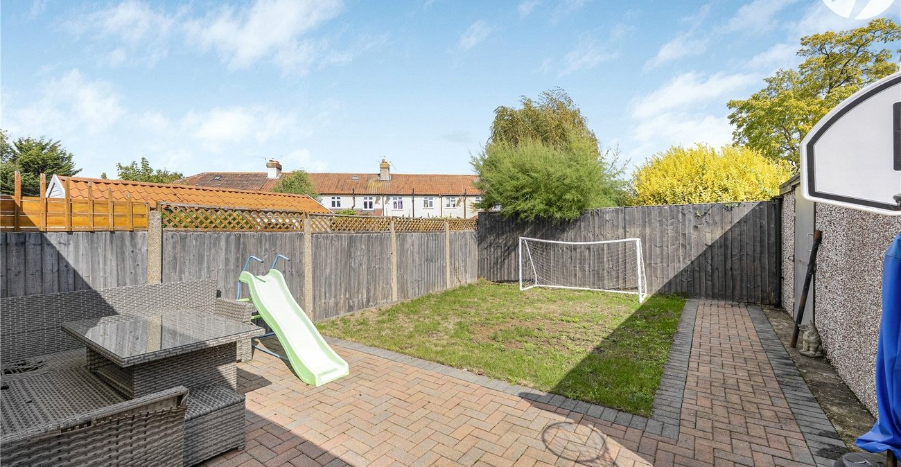 3 bedroom bungalow for sale in Hawley | Robinson Jackson