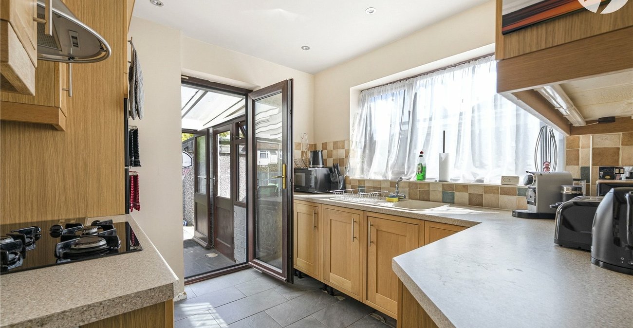 3 bedroom bungalow for sale in Hawley | Robinson Jackson