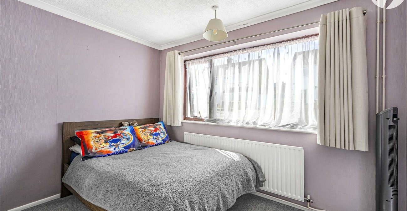 3 bedroom bungalow for sale in Hawley | Robinson Jackson