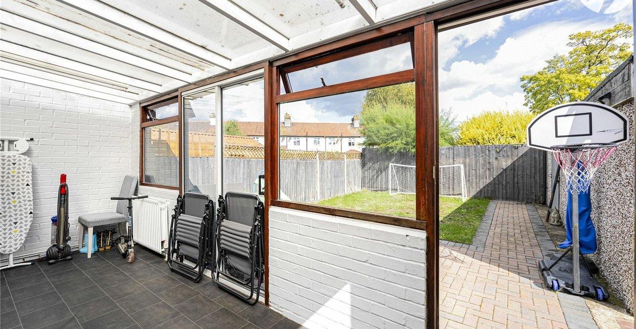 3 bedroom bungalow for sale in Hawley | Robinson Jackson