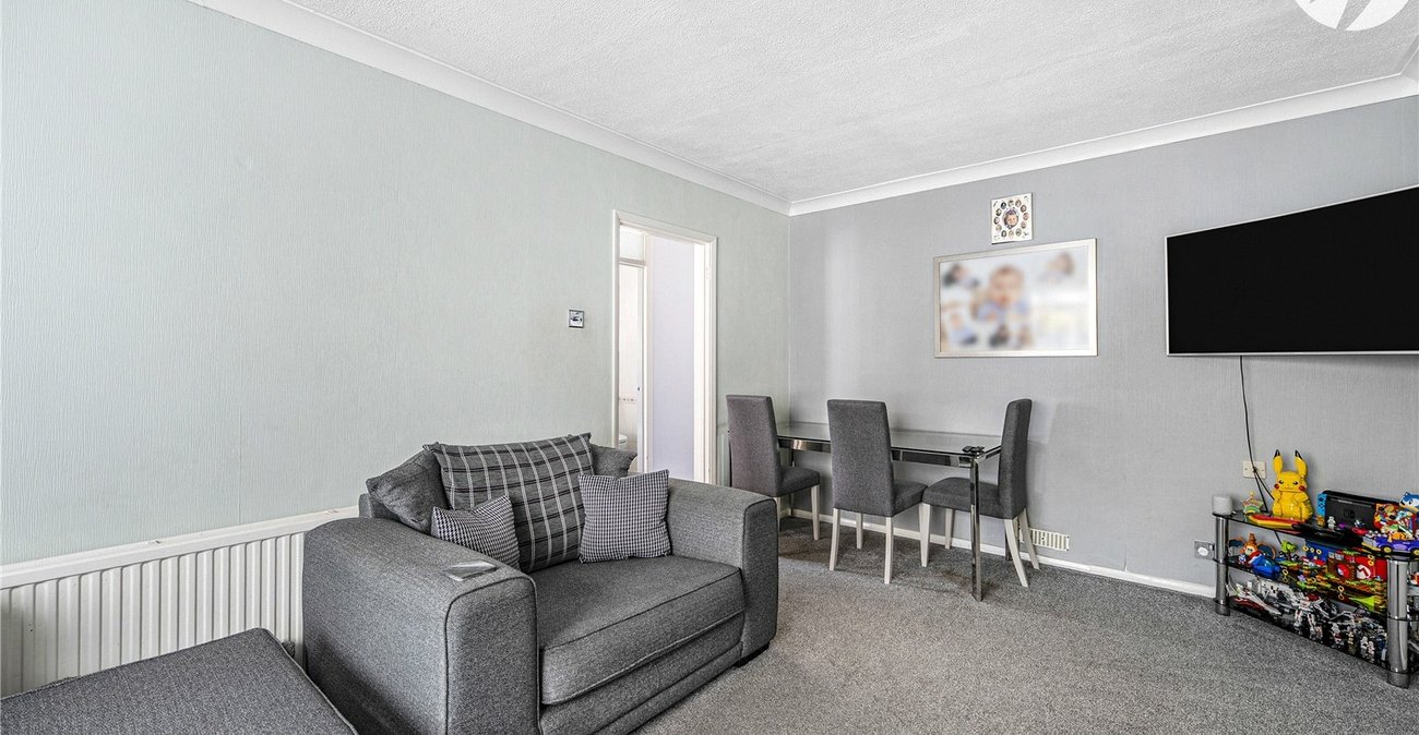 3 bedroom bungalow for sale in Hawley | Robinson Jackson