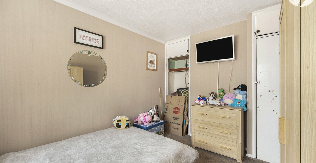 3 bedroom bungalow for sale in Hawley | Robinson Jackson