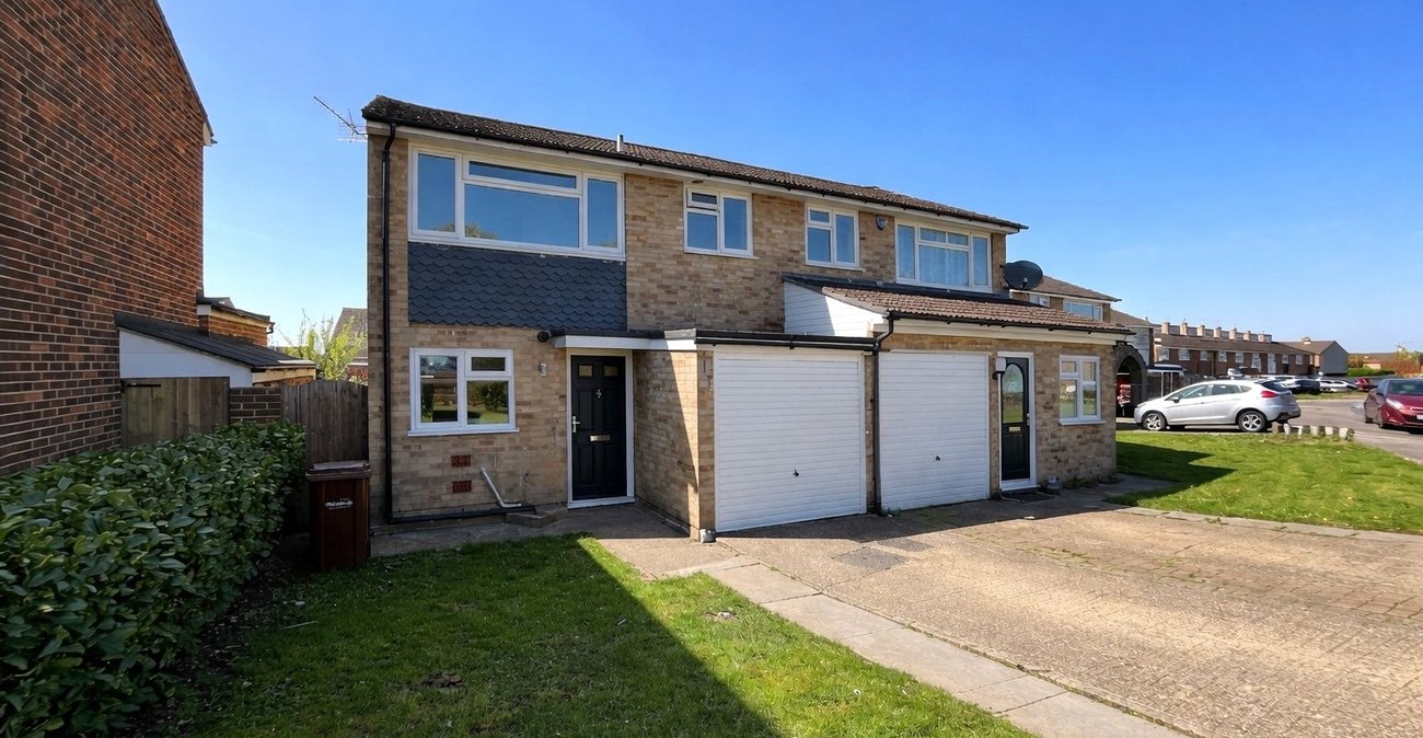 3 bedroom house for sale in Walderslade | Robinson Michael & Jackson