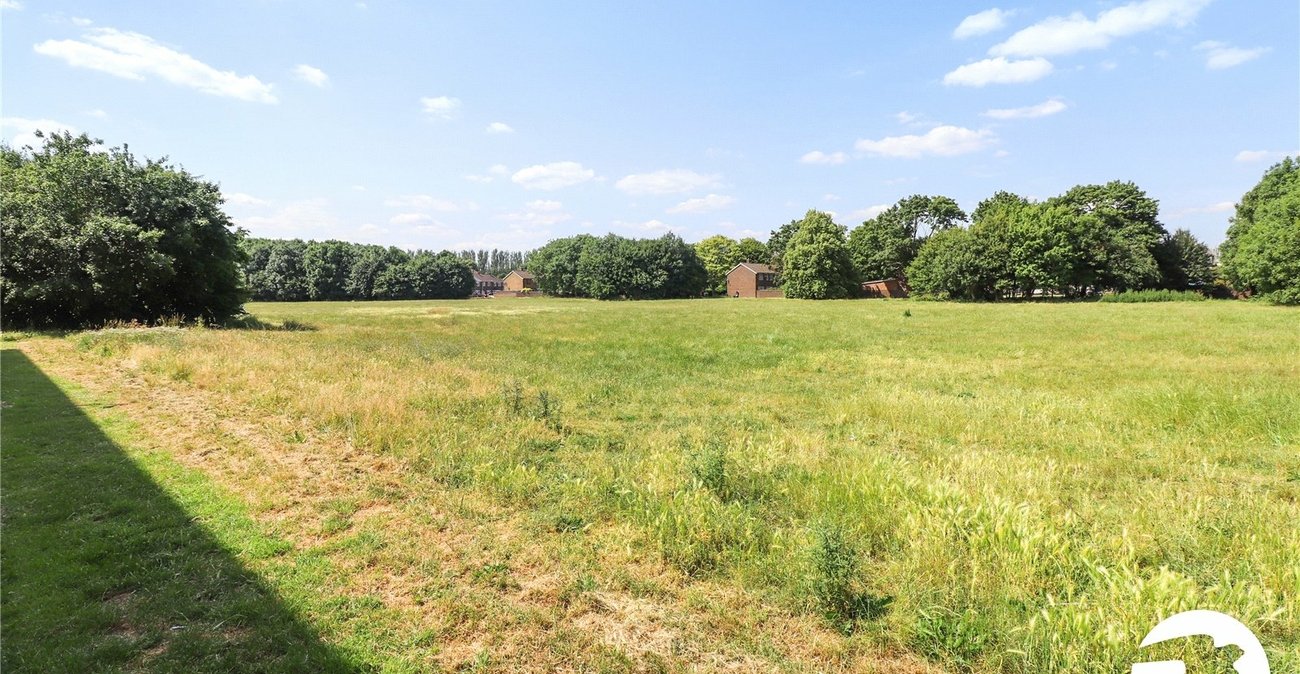 3 bedroom property for sale in London | Robinson Jackson