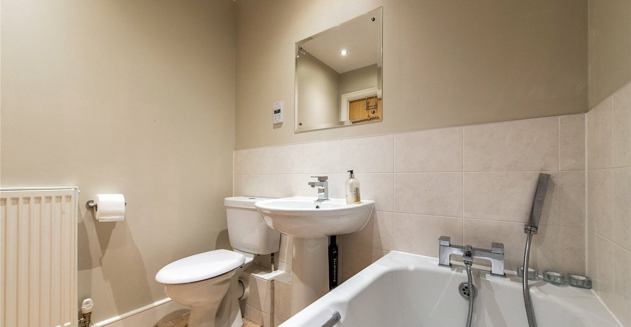 2 bedroom property for sale in Maidstone | Robinson Michael & Jackson