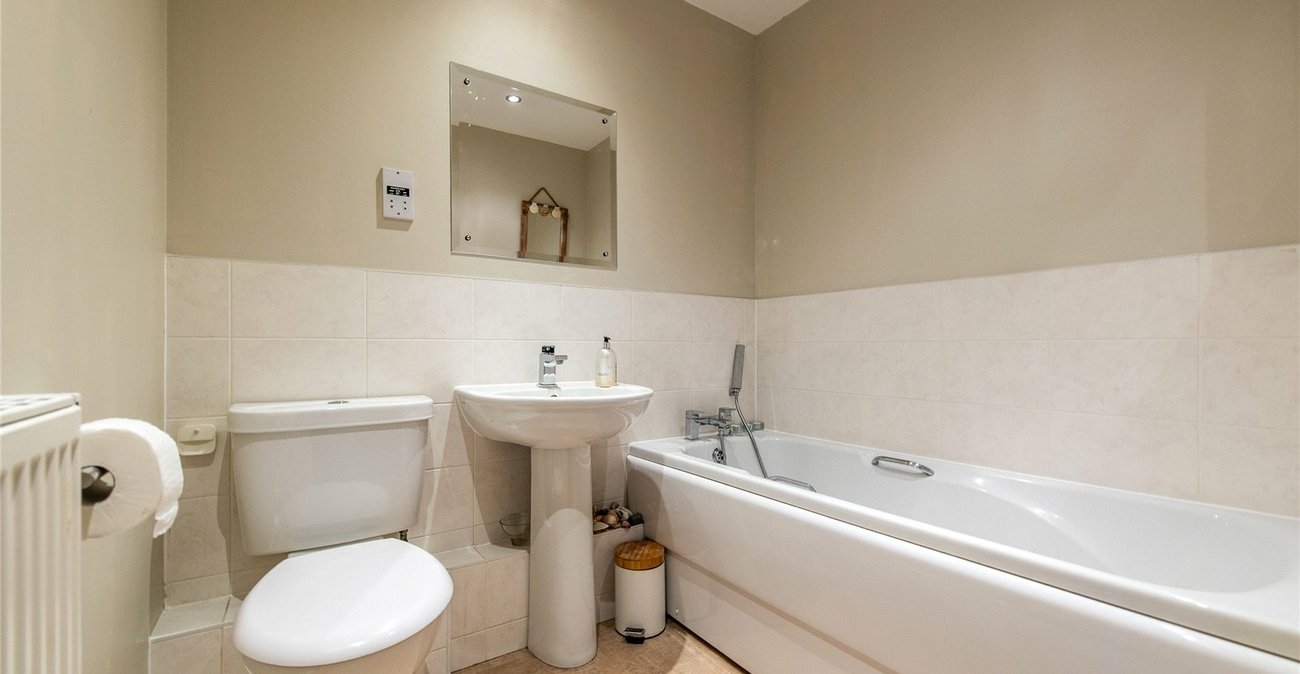 2 bedroom property for sale in Maidstone | Robinson Michael & Jackson
