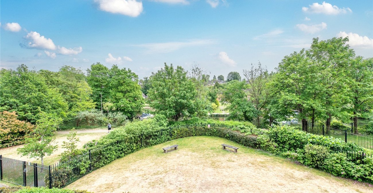 2 bedroom property for sale in Maidstone | Robinson Michael & Jackson