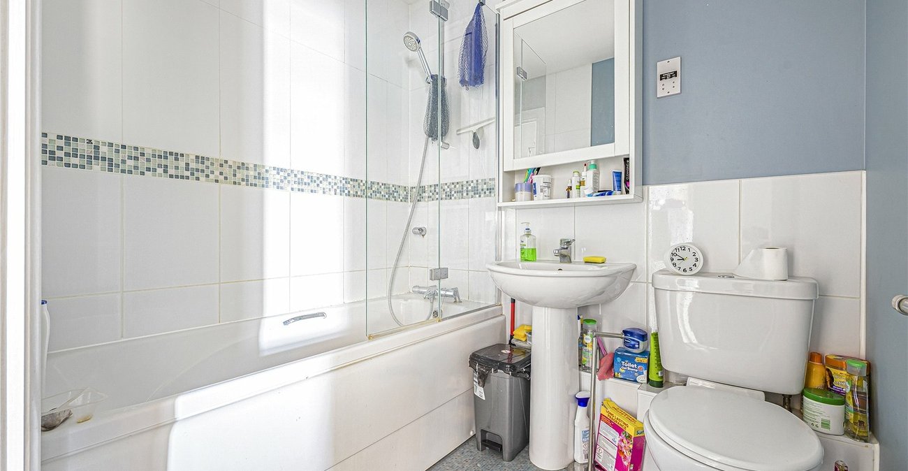 2 bedroom property for sale in Maidstone | Robinson Michael & Jackson