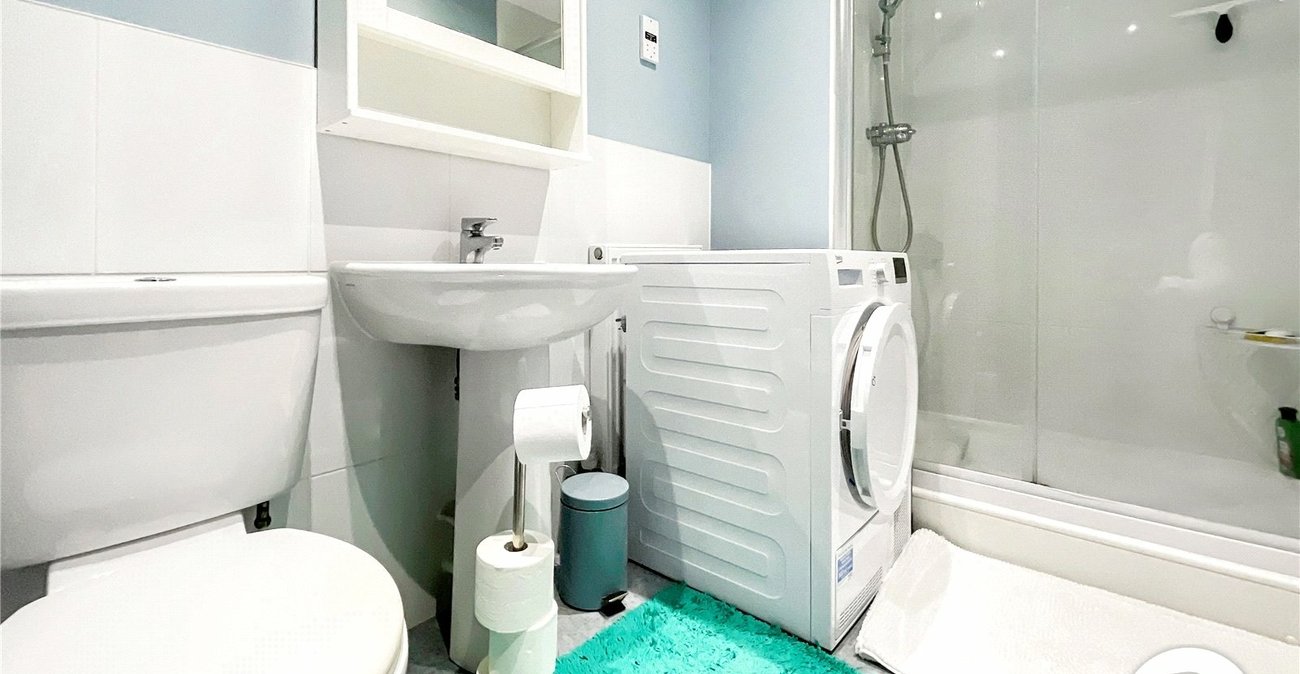 2 bedroom property for sale in Maidstone | Robinson Michael & Jackson