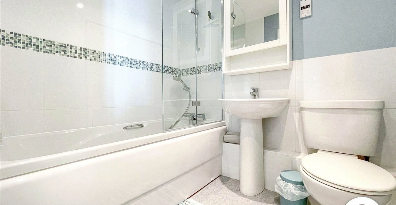 2 bedroom property for sale in Maidstone | Robinson Michael & Jackson