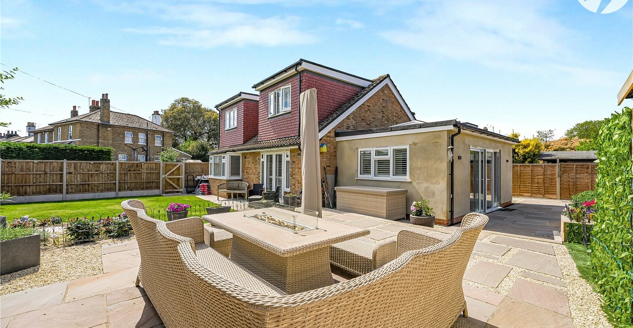 4 bedroom bungalow for sale in Bexley | Robinson Jackson
