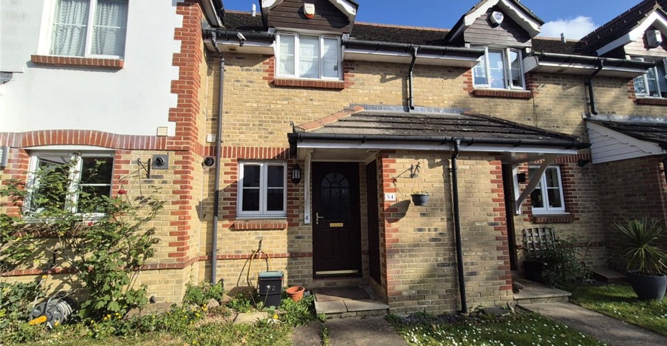 2 bedroom house for sale in Farnborough Village | Robinson Jackson
