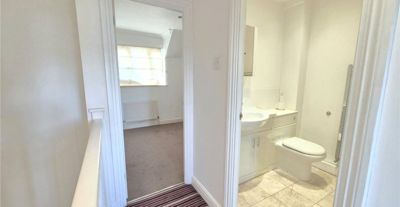 2 bedroom house for sale in Farnborough Village | Robinson Jackson